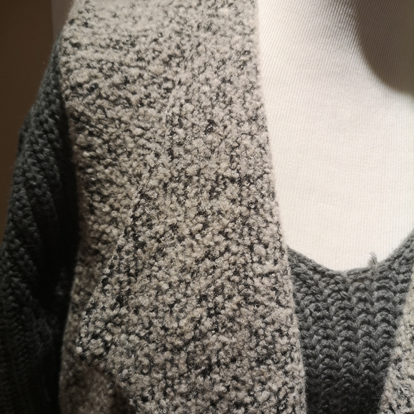 Club Monaco wool vest - Picture 2 of 4